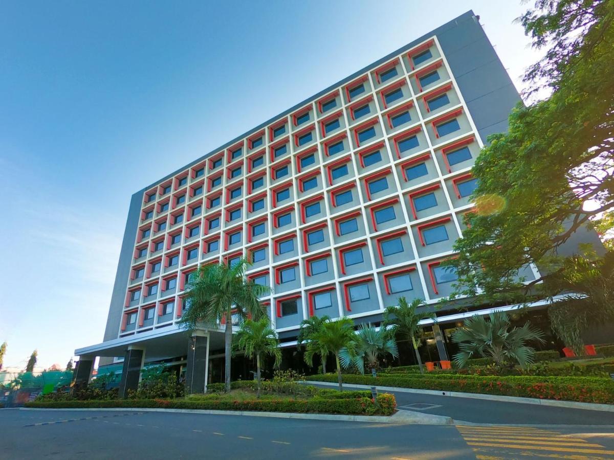 Holiday Inn Express Port Moresby By Ihg Exterior photo